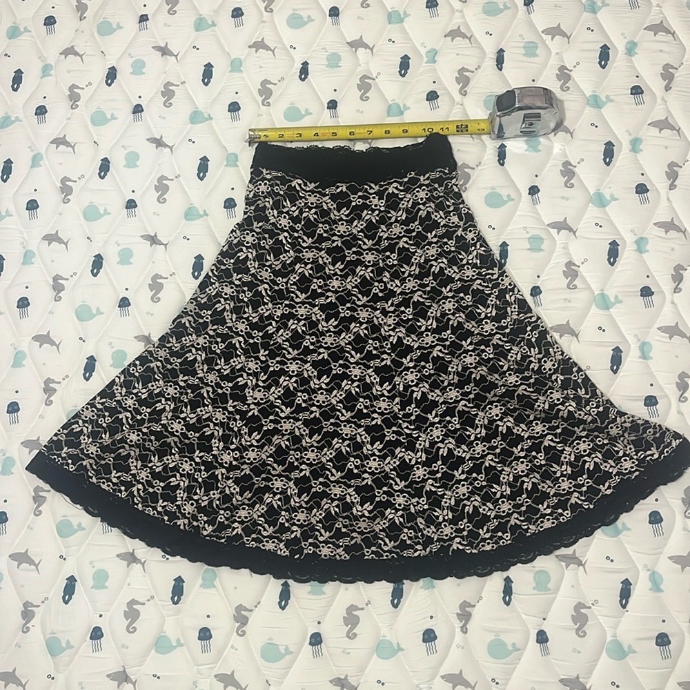 Black & ivory lace skirt
